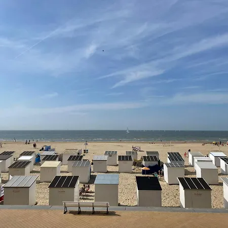 Uniek Op De Zeedijk Met Parking * Oostende