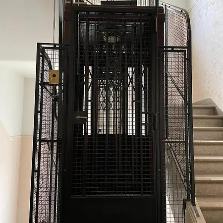 Uniek Op De Zeedijk Met Parking * Oostende